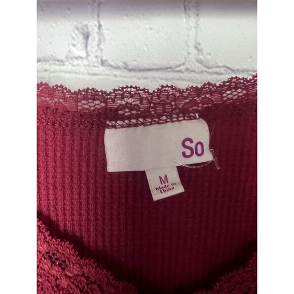 SO Juniors Red Cropped Top Size M - Picture 2 of 3